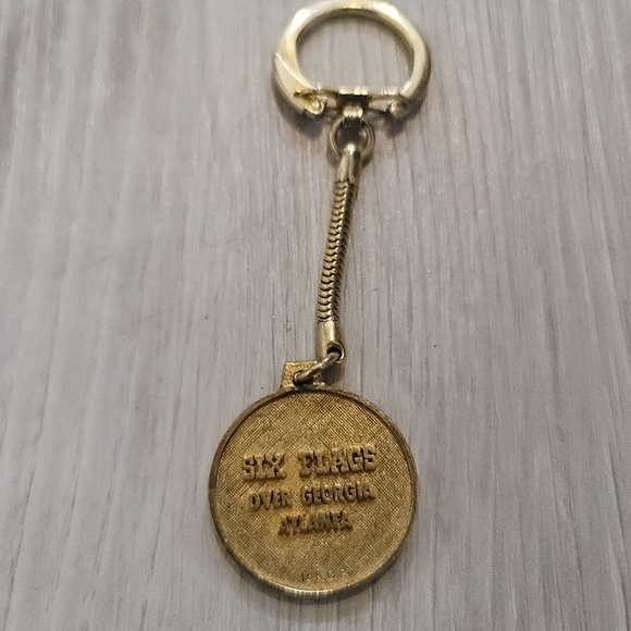 Six Flags Over Georgia Atlanta Vintage 14K GP Keychain - Picture 2 of 4